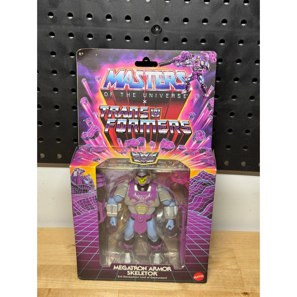 Mattel Masters of the Universe Transformers Megatron Armor Skeletor Figure JGT15